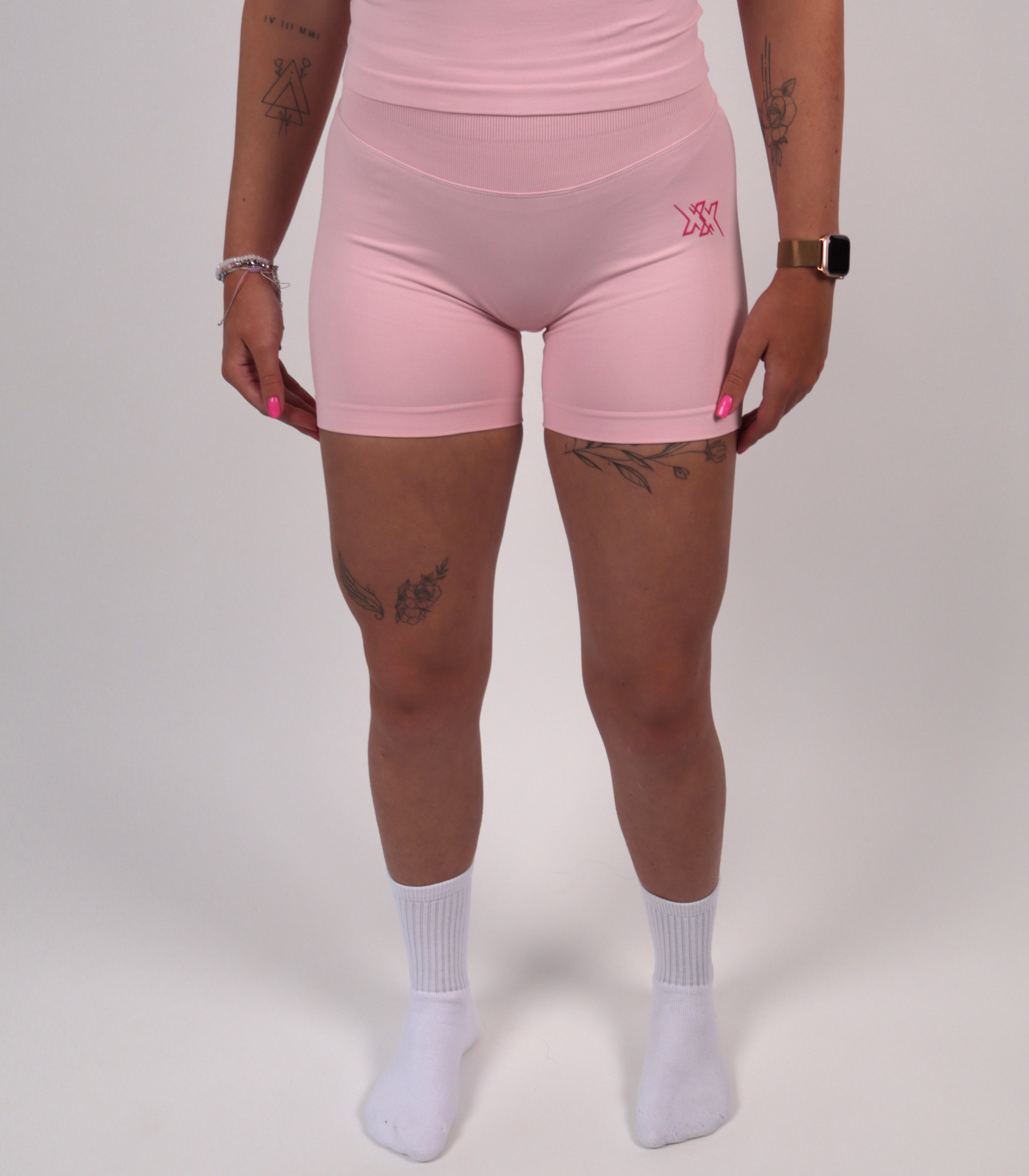 Extreme Scrunch Shorts StrongHer Edition™ – Blush Pink